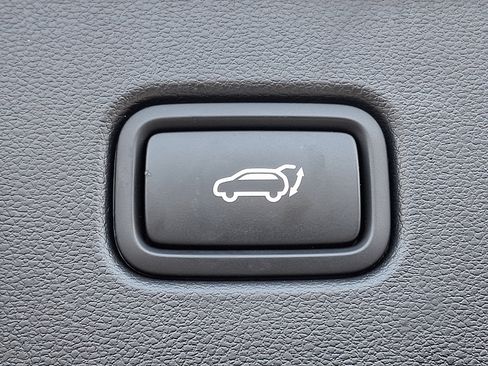 Used 2025 Hyundai Tucson Limited image 35