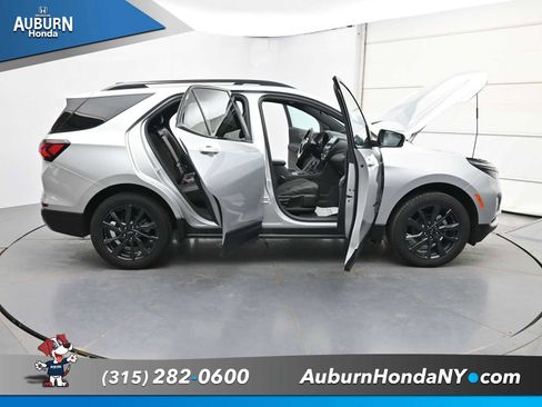 Used 2022 Chevrolet Equinox RS w/ Infotainment Package AWD/4WD image 38