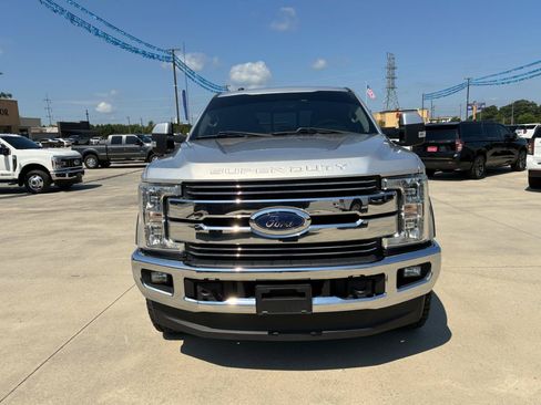 Used 2018 Ford F250 Lariat w/ Lariat Value Package AWD/4WD image 3