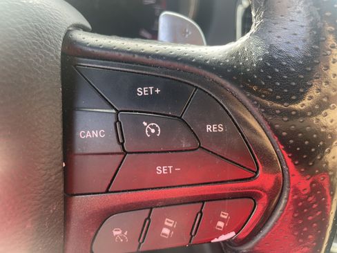 Used 2019 Dodge Durango R/T w/ Technology Group AWD/4WD image 16
