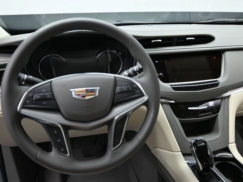 New 2025 Cadillac XT5 Premium Luxury w/ LPO, Floor Liner Package image 11