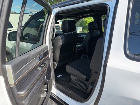 New 2026 Jeep Grand Wagoneer L 4WD image 10