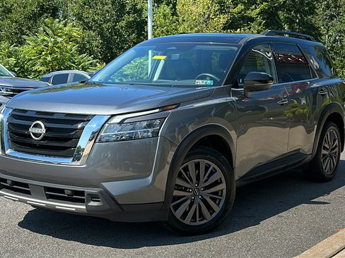 Used 2024 Nissan Pathfinder SL w/ SL Premium Package AWD/4WD image 1