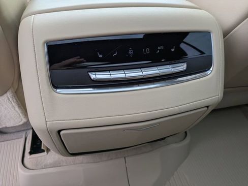 Used 2021 Cadillac Escalade Premium Luxury image 17