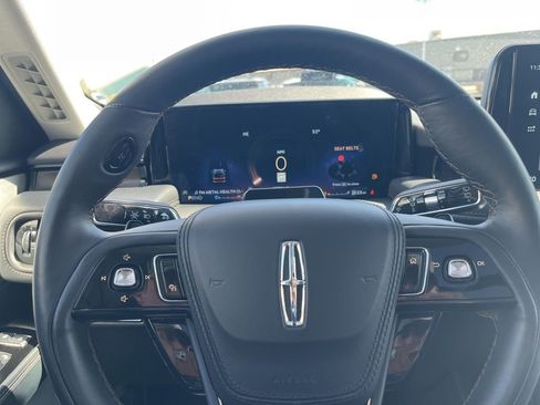 Used 2025 Lincoln Aviator Reserve w/ Equipment Group 201A AWD/4WD image 17