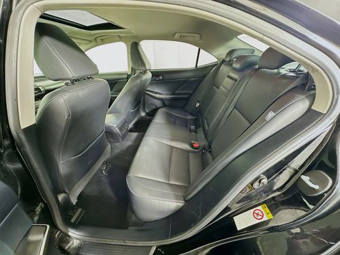 Used 2014 Lexus IS 250 4dr Sport Sdn Auto RWD image 27