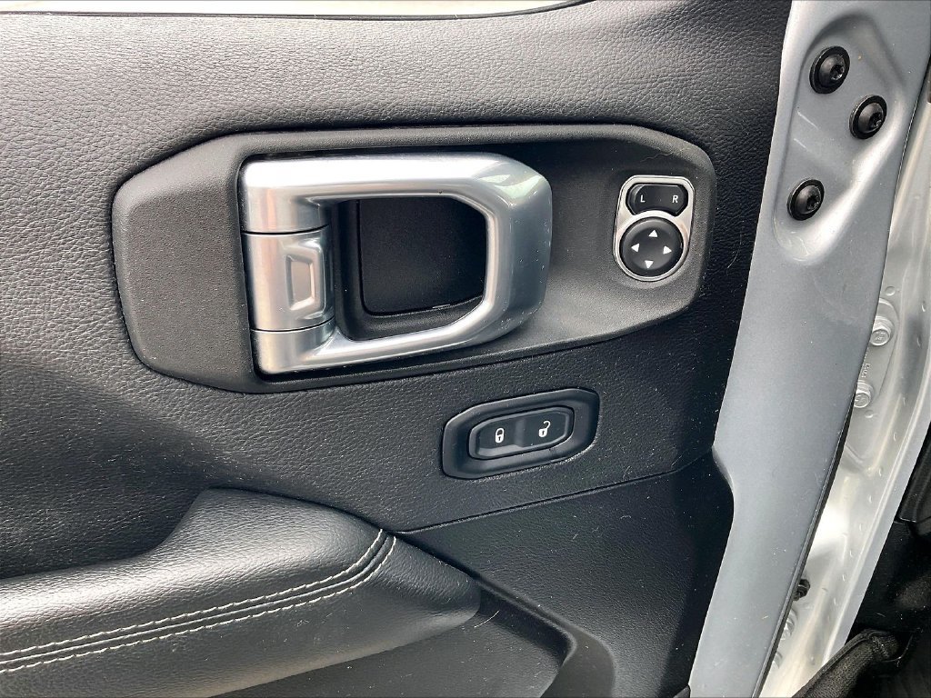 Used 2022 Jeep Gladiator Overland w/ Popular Equipment Package AWD/4WD image 35