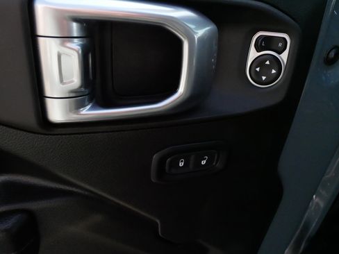 Used 2024 Jeep Wrangler Sport S image 19