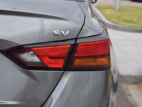 Used 2022 Nissan Altima 2.5 SV FWD image 8