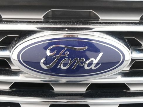 Used 2020 Ford Edge SEL w/ Cold Weather Package image 12