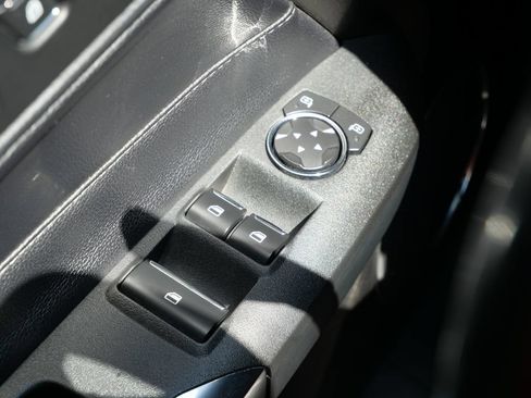 Used 2022 Ford Mustang Premium RWD image 18