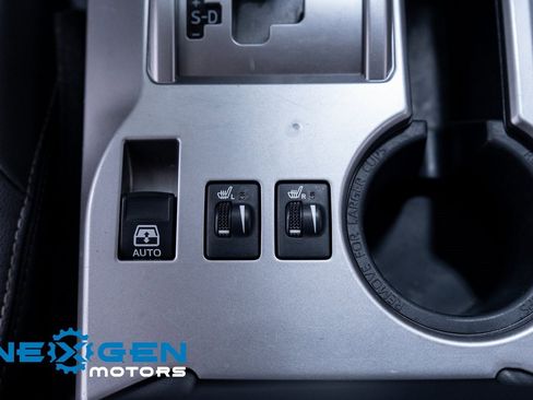 Used 2021 Toyota 4Runner SR5 Premium image 17