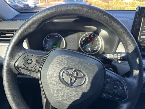 Used 2022 Toyota RAV4 XLE image 14