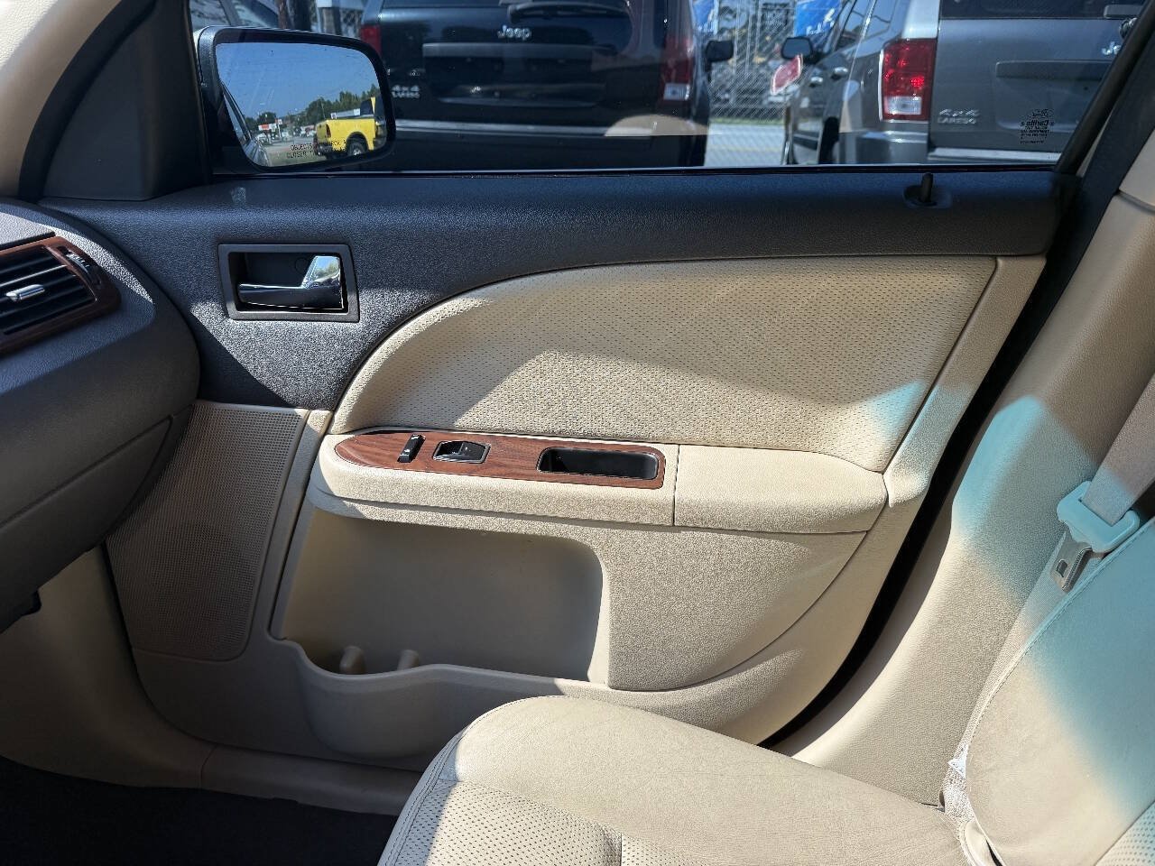Used 2008 Ford Taurus SEL FWD image 15