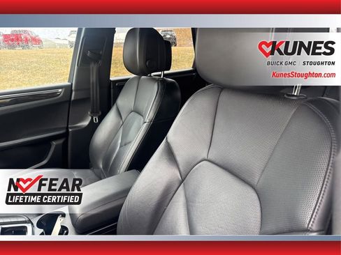 Used 2017 Porsche Macan S w/ Premium Package Plus image 26