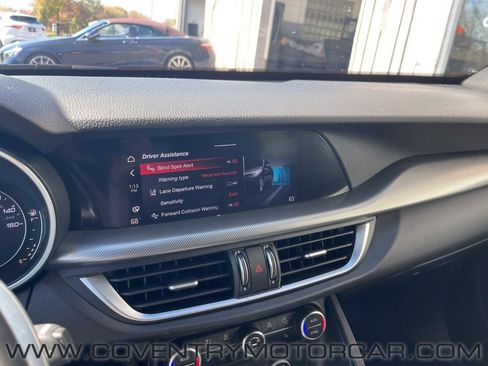 Used 2022 Alfa Romeo Stelvio Veloce image 20