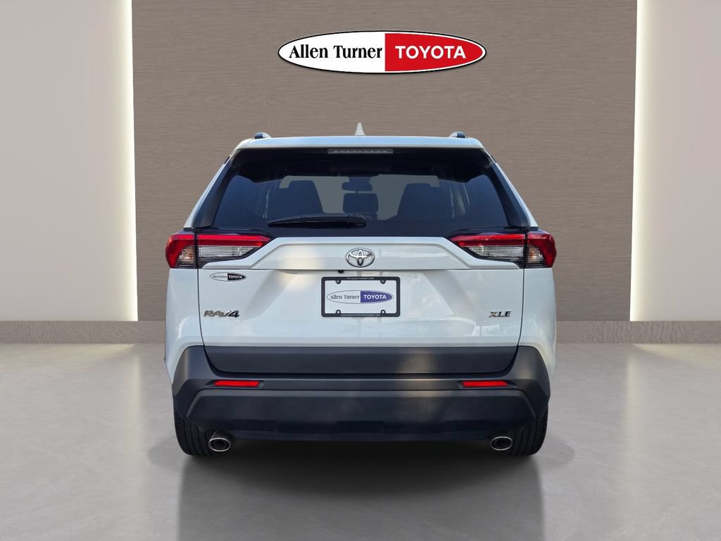 Used 2025 Toyota RAV4 XLE FWD image 8