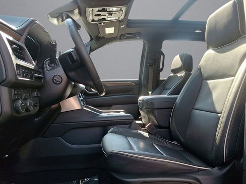 Used 2024 Chevrolet Tahoe Premier w/ Premium Package image 11