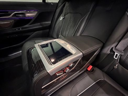 Used 2020 BMW 750i xDrive w/ Luxury Rear Seating Package AWD/4WD image 41