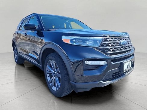Certified 2023 Ford Explorer XLT w/ Equipment Group 202A image 3