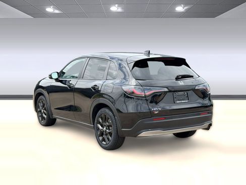 Used 2023 Honda HR-V Sport image 3