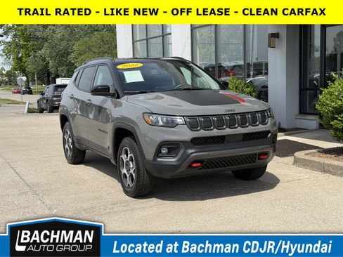 Used 2022 Jeep Compass Trailhawk w/ Trailhawk Convenience Group AWD/4WD image 1