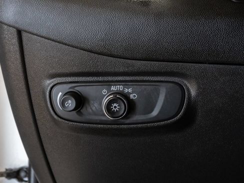 Used 2023 Chevrolet Equinox LS w/ LS Convenience Package FWD image 19