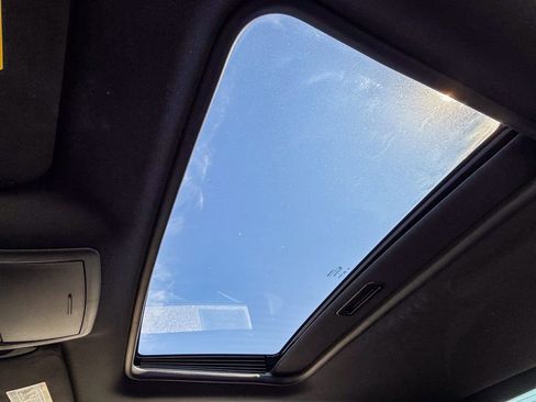 Used 2010 Dodge Challenger R/T w/ Sound Group image 35