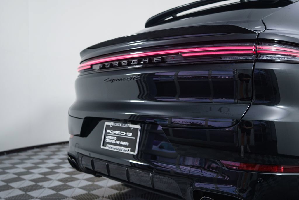 Certified 2026 Porsche Cayenne GTS AWD/4WD image 17