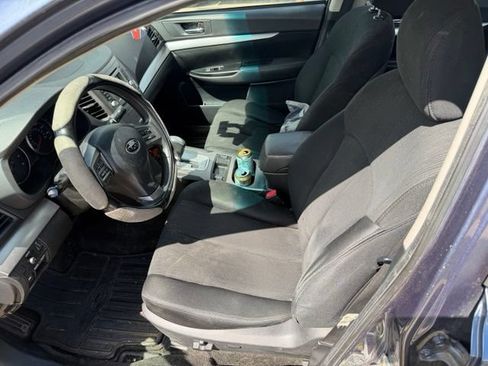 Used 2014 Subaru Legacy 2.5i Premium w/ Moonroof Package AWD/4WD image 2