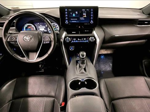 Used 2021 Toyota Venza XLE image 15