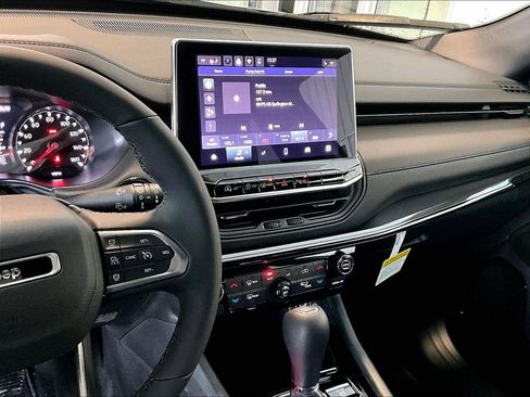 New 2026 Jeep Compass Limited image 13