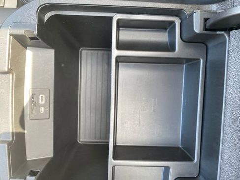 Used 2021 Chevrolet Tahoe Z71 w/ Z71 Signature Package AWD/4WD image 31