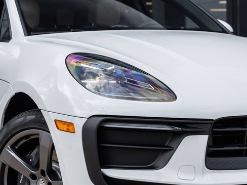 New 2026 Porsche Macan AWD/4WD image 19