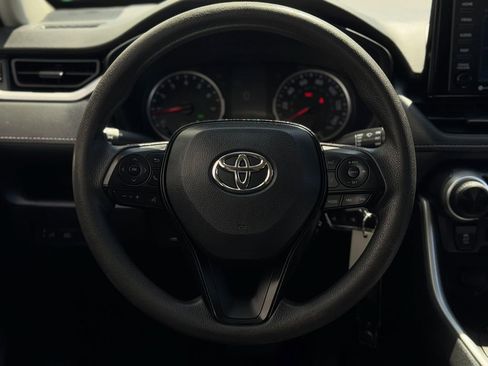 Certified 2022 Toyota RAV4 LE AWD/4WD image 14