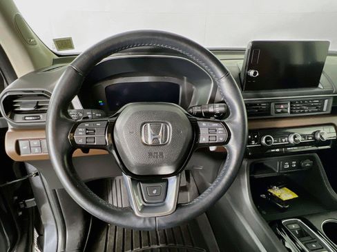 Used 2023 Honda Pilot Elite image 12