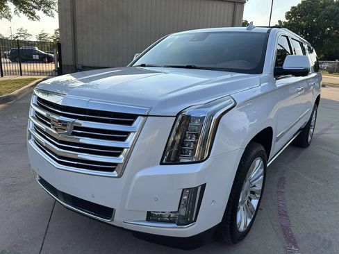 Used 2018 Cadillac Escalade ESV Platinum image 2