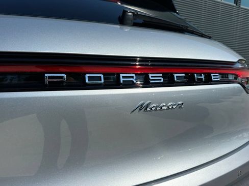 Used 2026 Porsche Macan AWD/4WD image 14