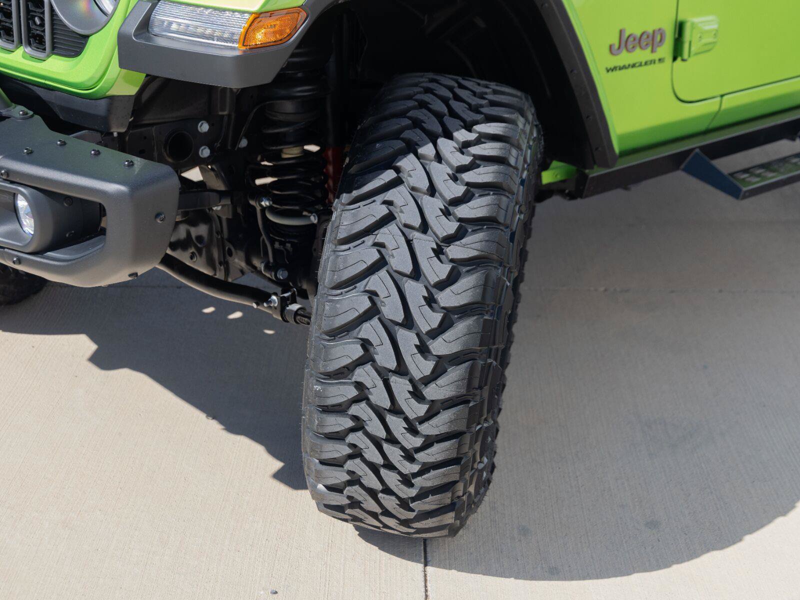 Used 2025 Jeep Wrangler Unlimited Rubicon w/ Safety Group AWD/4WD image 8