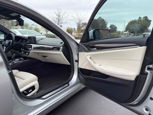 Used 2017 BMW 540i image 46