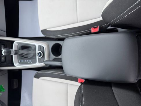 Certified 2022 Hyundai Venue SEL image 22