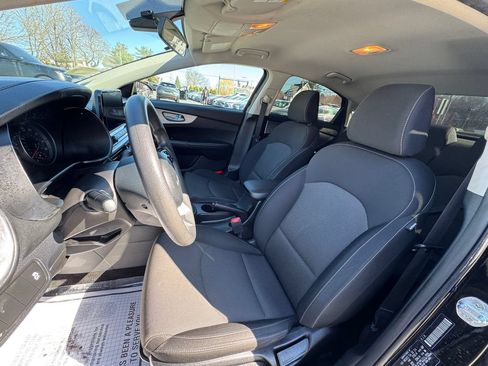 Used 2022 Kia Forte LXS FWD image 19