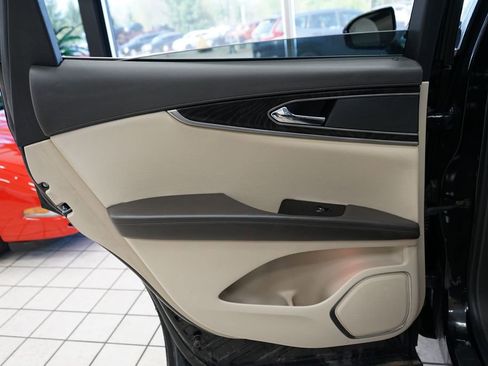 Used 2017 Lincoln MKX Reserve w/ Driver Assistance Package AWD/4WD image 43