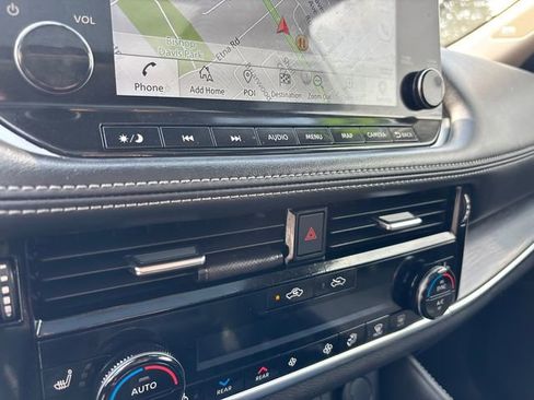 Used 2021 Nissan Rogue Platinum image 24