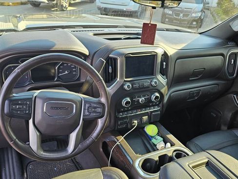 Used 2021 GMC Sierra 2500 Denali w/ Denali Black Diamond Edition image 5