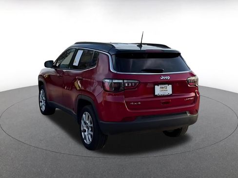 Used 2025 Jeep Compass Limited image 11