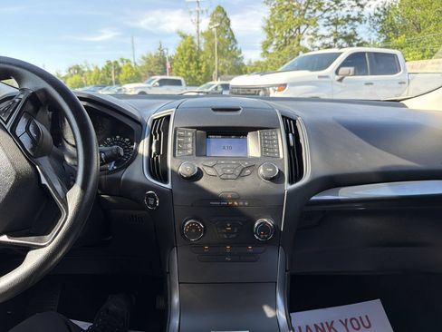 Used 2019 Ford Edge SE w/ Cargo Accessory Package AWD/4WD image 31