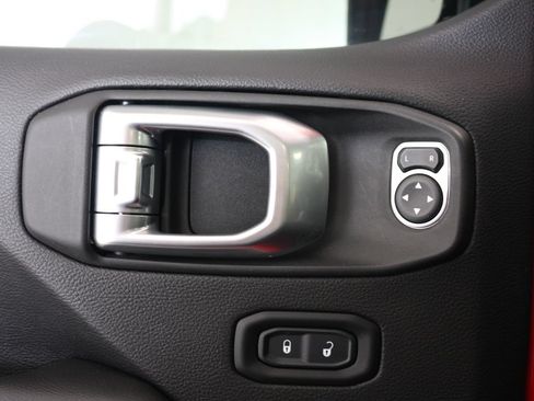 Used 2020 Jeep Gladiator Rubicon AWD/4WD image 13