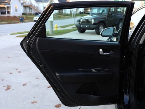 Used 2019 Kia Optima LX image 17