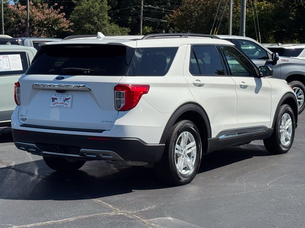 Used 2023 Ford Explorer XLT w/ Equipment Group 202A AWD/4WD image 16